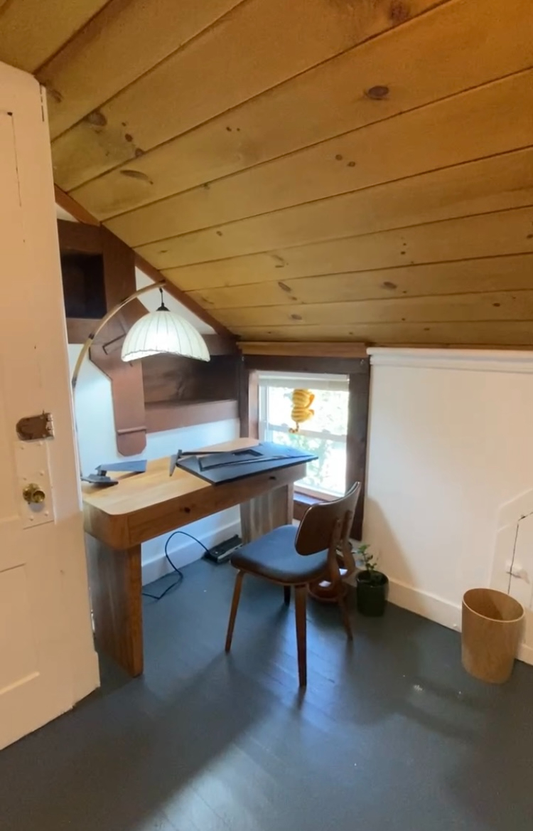 READ GREAT REV IEWS. APT 2. 2 BEDROOM. ALL INCL. - Photo 5