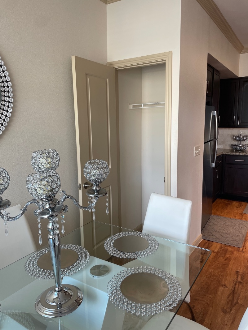 M Palace- 1 Bedroom GLITZY  GLAMOROUS Apartment - Photo 12