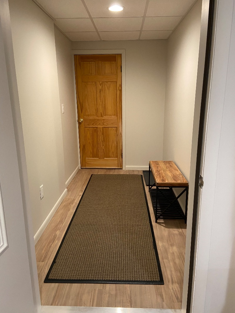 One Bedroom Fully Renovated Cozy Apartment - Photo 2