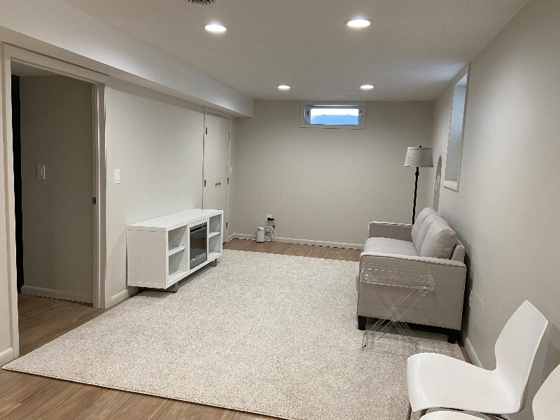One Bedroom Fully Renovated Cozy Apartment - Photo 6