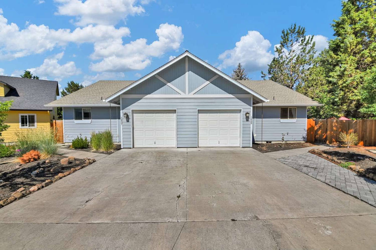 Cozy Updated Duplex, Pet Friendly (unit 1437) - Photo 1