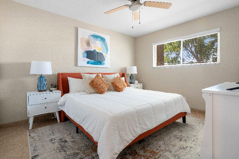 NEW! Updated condo close to hiking and shopping