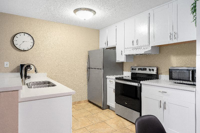 NEW! Updated condo close to hiking and shopping - Photo 5