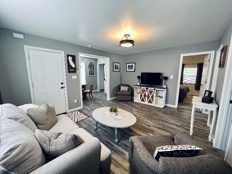 Furnished Home Near Hospital Newly Renovated - Photo 4