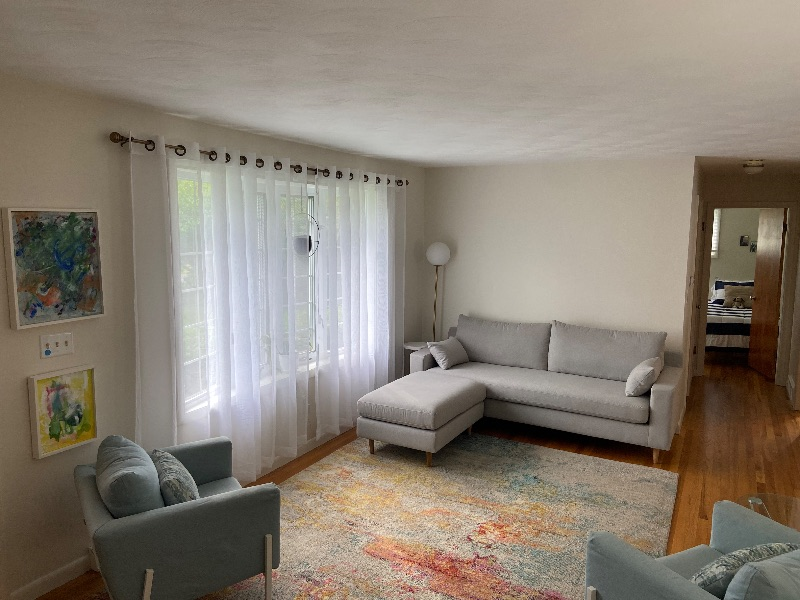 Two bed one bath suburban home - Photo 4