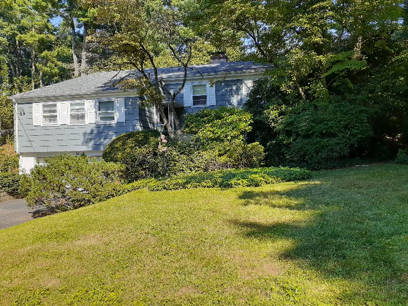 Large, sunny, peaceful private room in private home just a few miles away from Greenwich Hospital (C - Photo 2