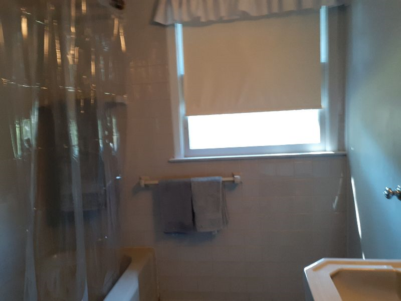Large, sunny, peaceful private room in private home just a few miles away from Greenwich Hospital (C - Photo 12
