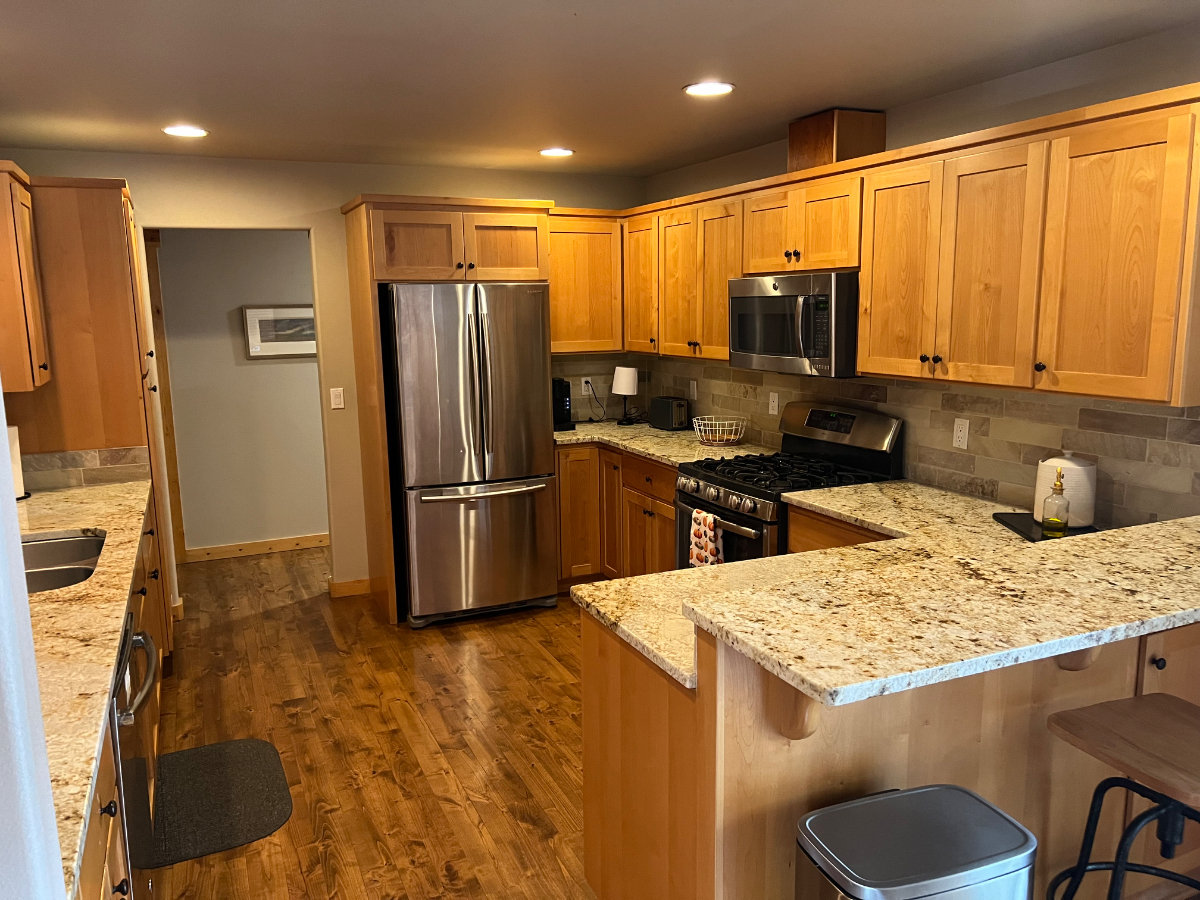 Enjoy a quiet neighborhood with a one level, 3 bed, 2 bath lovely home - Photo 3