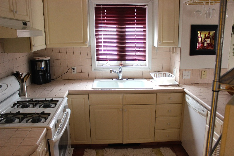 Luxury living near Arnot Ogden, LECOM, Elmira College and Guthrie Hospitals. - Photo 1