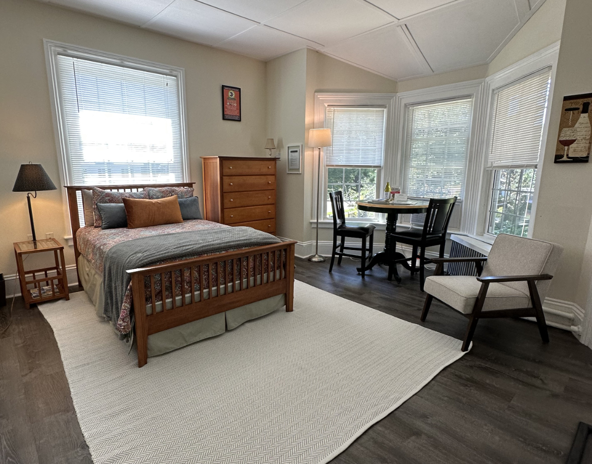 Sunny Studio Historic District Apartment