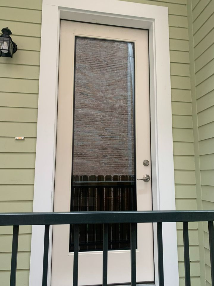 1 Br Apt Steps to Magazine in the LGD - Photo 2