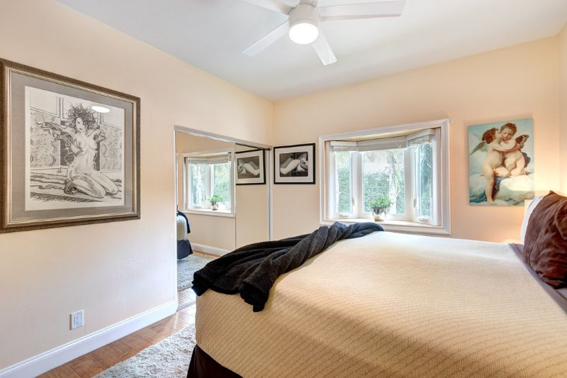 Corporate House 2 Bed /Garage, RV carport, Outdoor Living, Spacious, Private - Photo 5