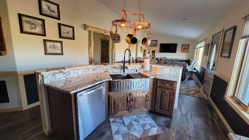 Carter Vista Mountain Home - AVAILABLE STARTING OCT 1, 2026 - Photo 4