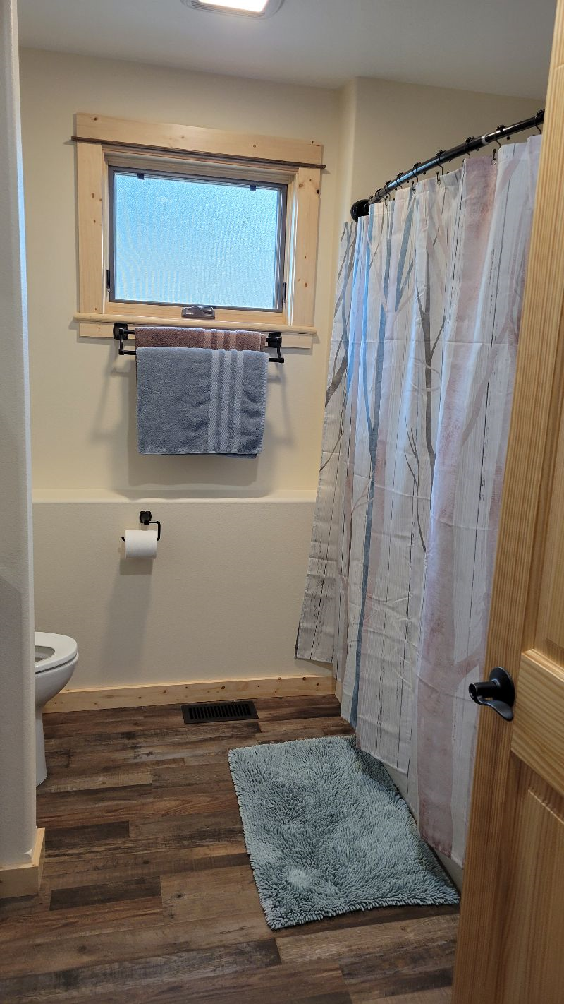 Carter Vista Mountain Home - AVAILABLE STARTING OCT 1, 2026 - Photo 7
