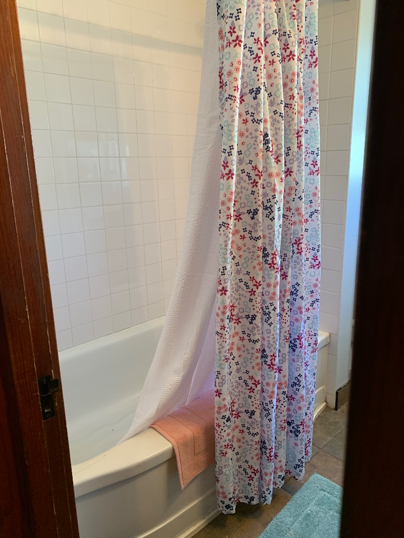Charming fully furnished apartment 3 blocks from CVPH - Photo 4