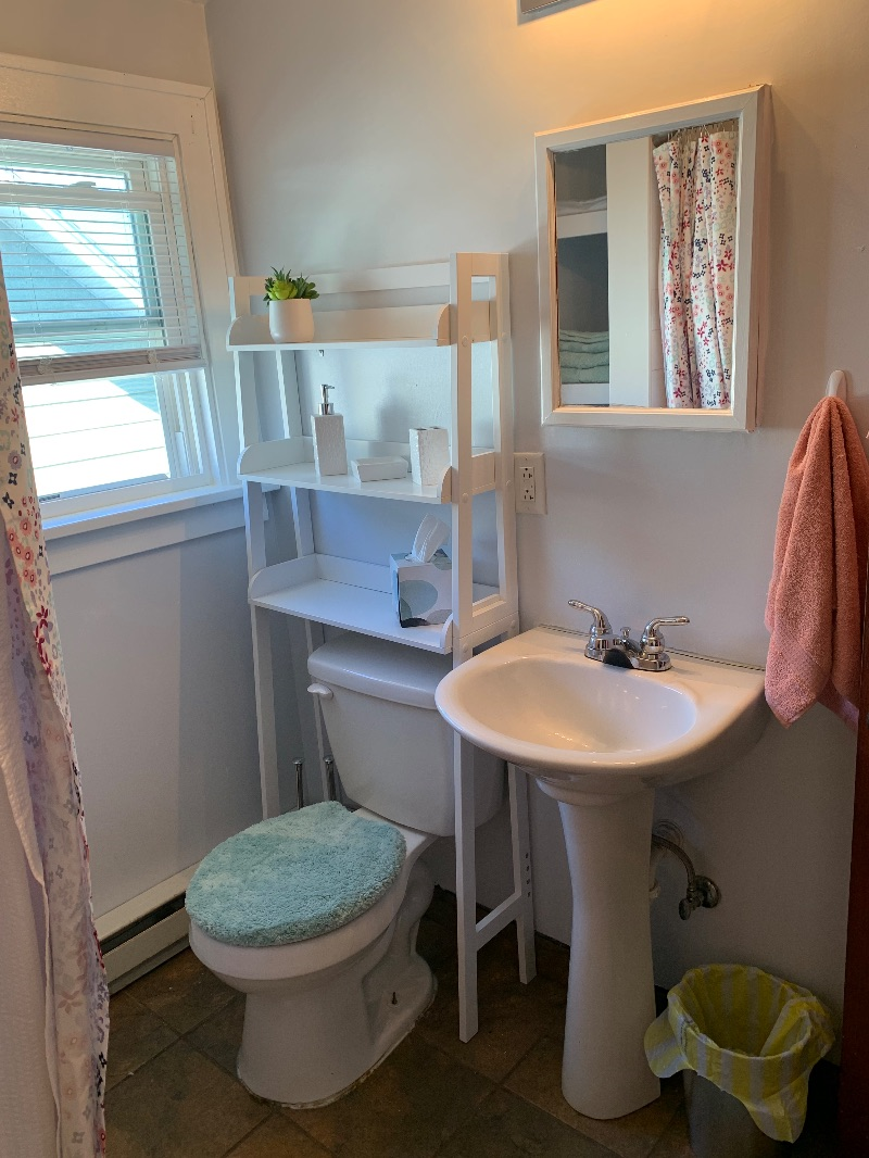Charming fully furnished apartment 3 blocks from CVPH - Photo 5
