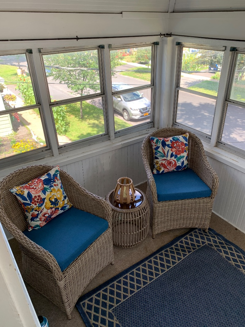 Charming fully furnished apartment 3 blocks from CVPH - Photo 9