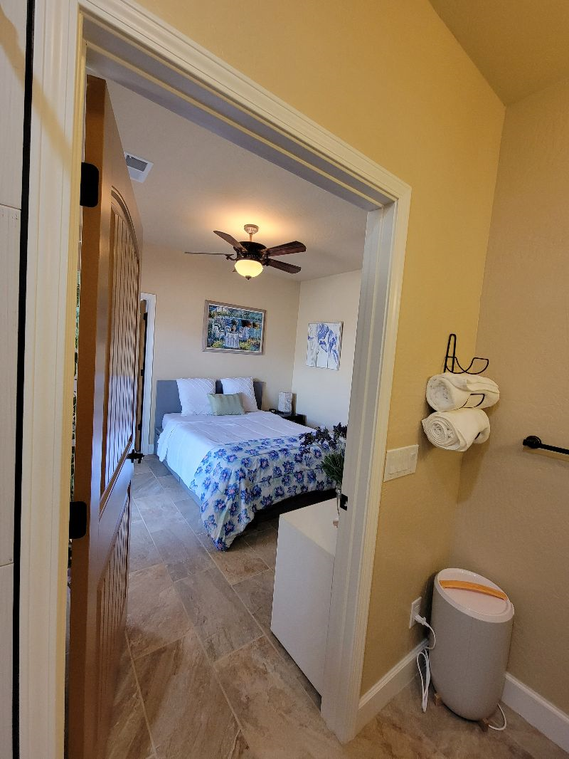 Just like home--Dog Friendly Luxury private entrance bedroom suite with all the extras - Photo 3