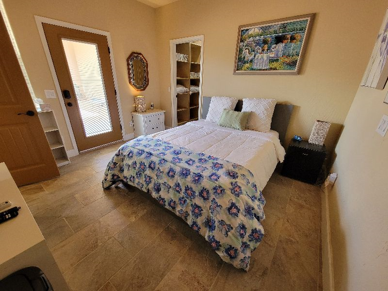 Just like home--Dog Friendly Luxury private entrance bedroom suite with all the extras - Photo 2