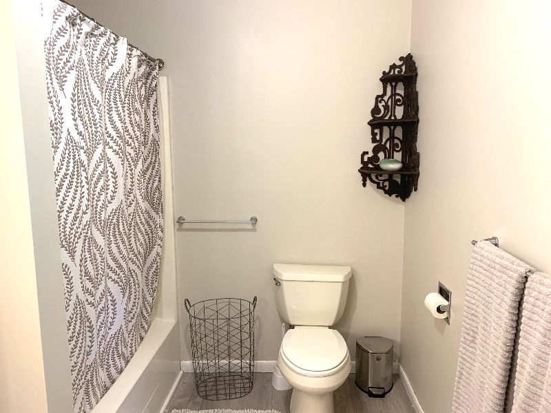 PRIVATE FENCED YARD 2 BR Townhouse Unit B - Washer-Dryer and Dishwasher - Photo 12