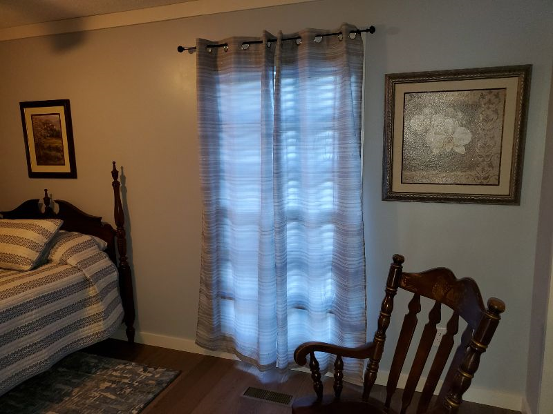 Private One Bedroom Apartment Centrally Located - Photo 6