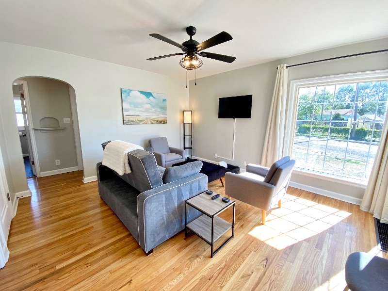 Lavish Luxury in a Lush Locale - Photo 1