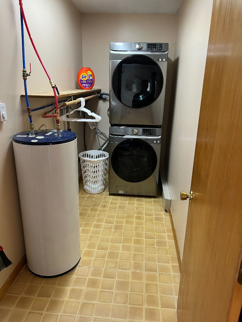 2 bedroom 5 mins from downtown and CVPH - Photo 5