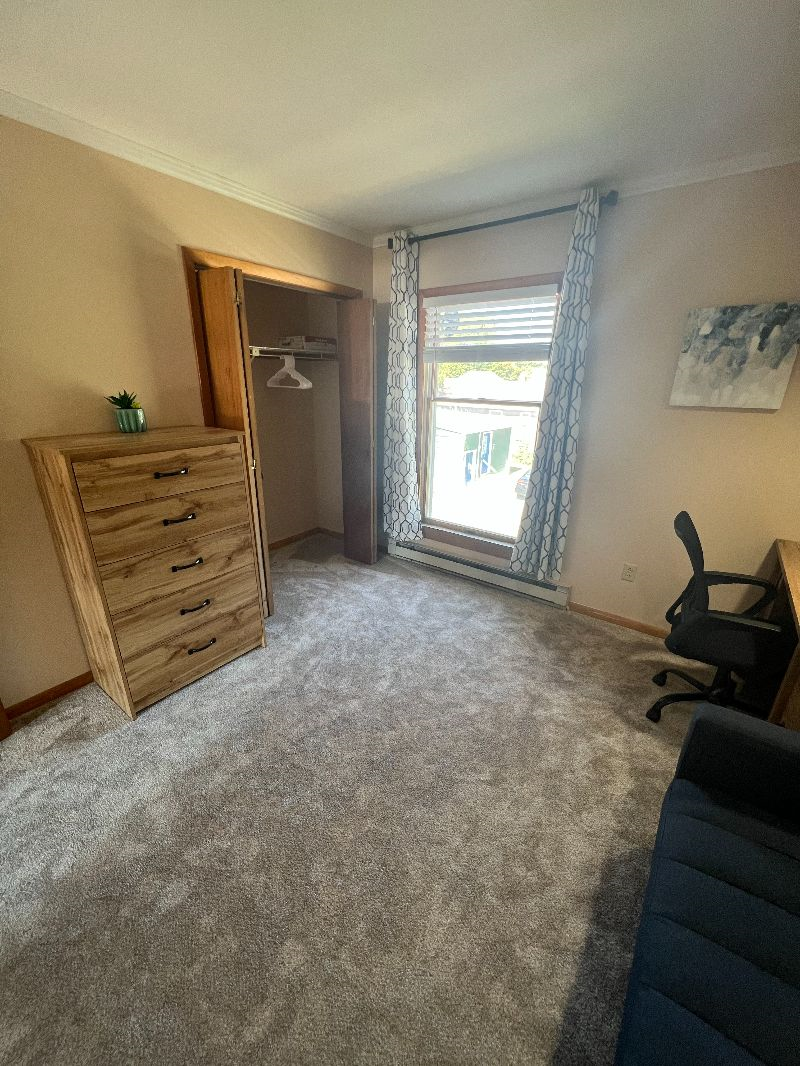2 bedroom 5 mins from downtown and CVPH - Photo 7