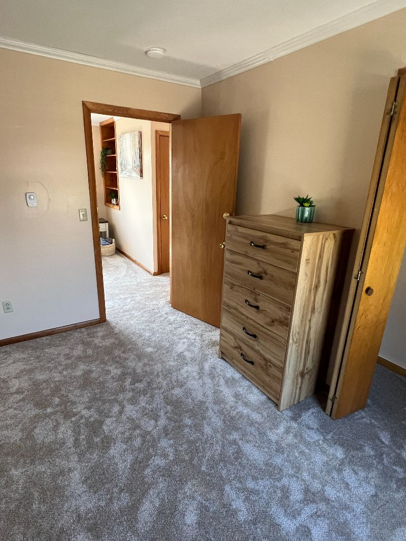 2 bedroom 5 mins from downtown and CVPH - Photo 8