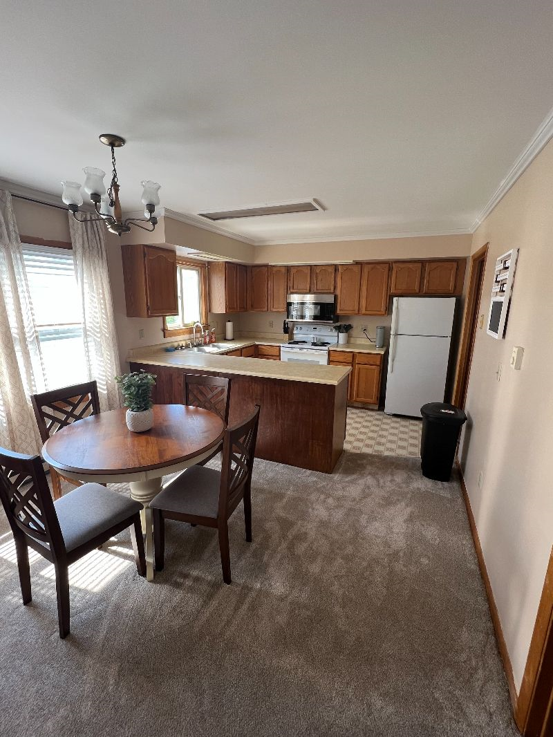 2 bedroom 5 mins from downtown and CVPH - Photo 12