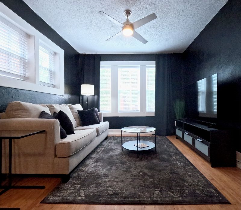 Tower Grove 1E