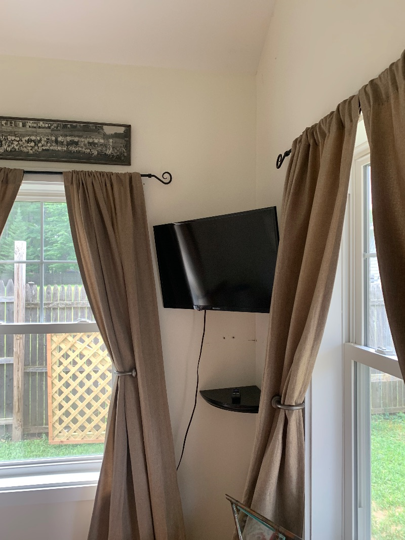 Entire Tiny House in quiet, safe neighborhood.  Close to everything.  On the busline. - Photo 6