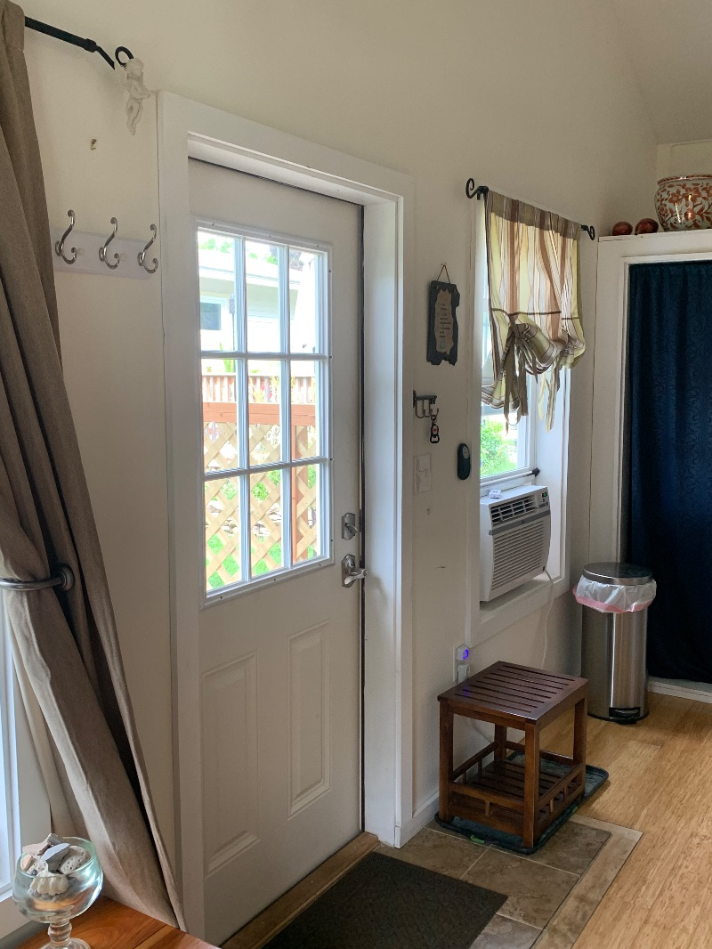 Entire Tiny House in quiet, safe neighborhood. Close to everything. On the busline. - Photo 3