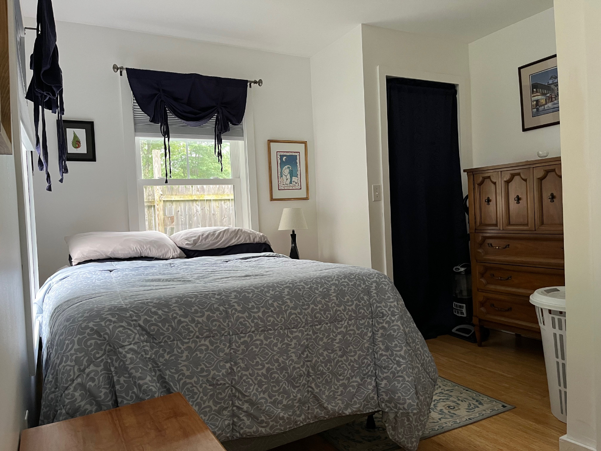Entire Tiny House in quiet, safe neighborhood.  Close to everything.  On the busline. - Photo 10