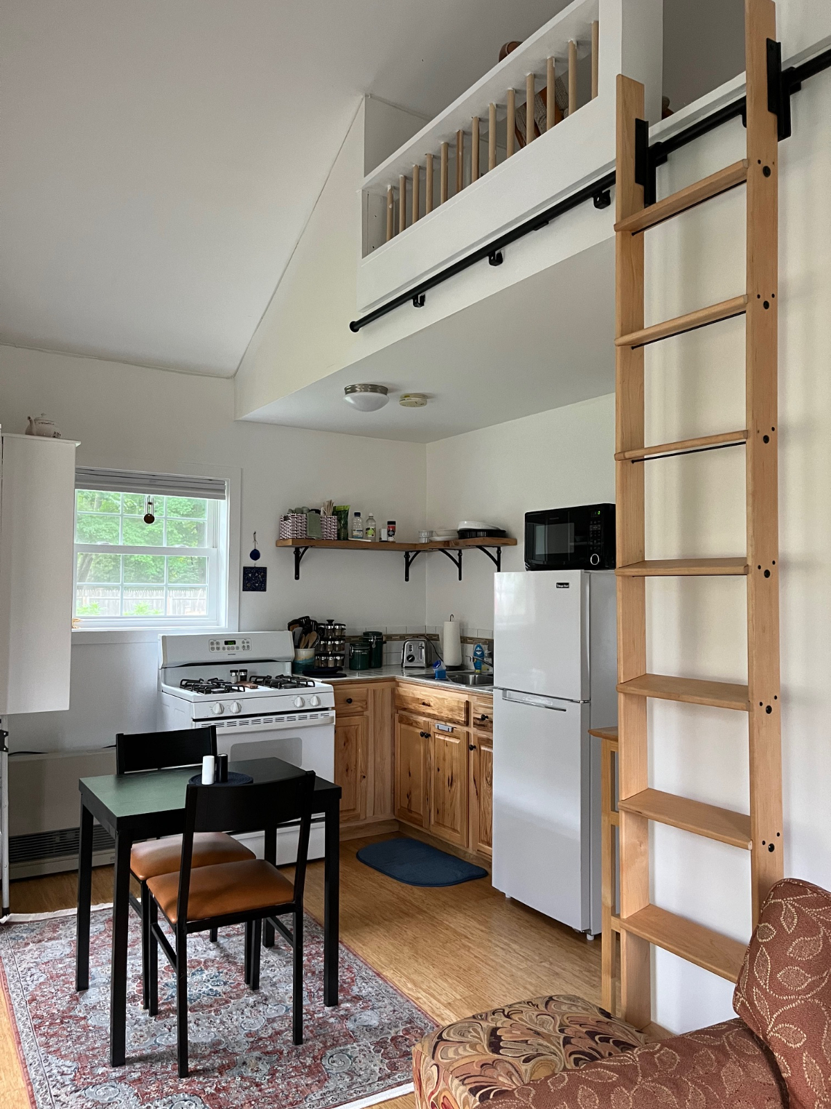 Entire Tiny House in quiet, safe neighborhood.  Close to everything.  On the busline. - Photo 9