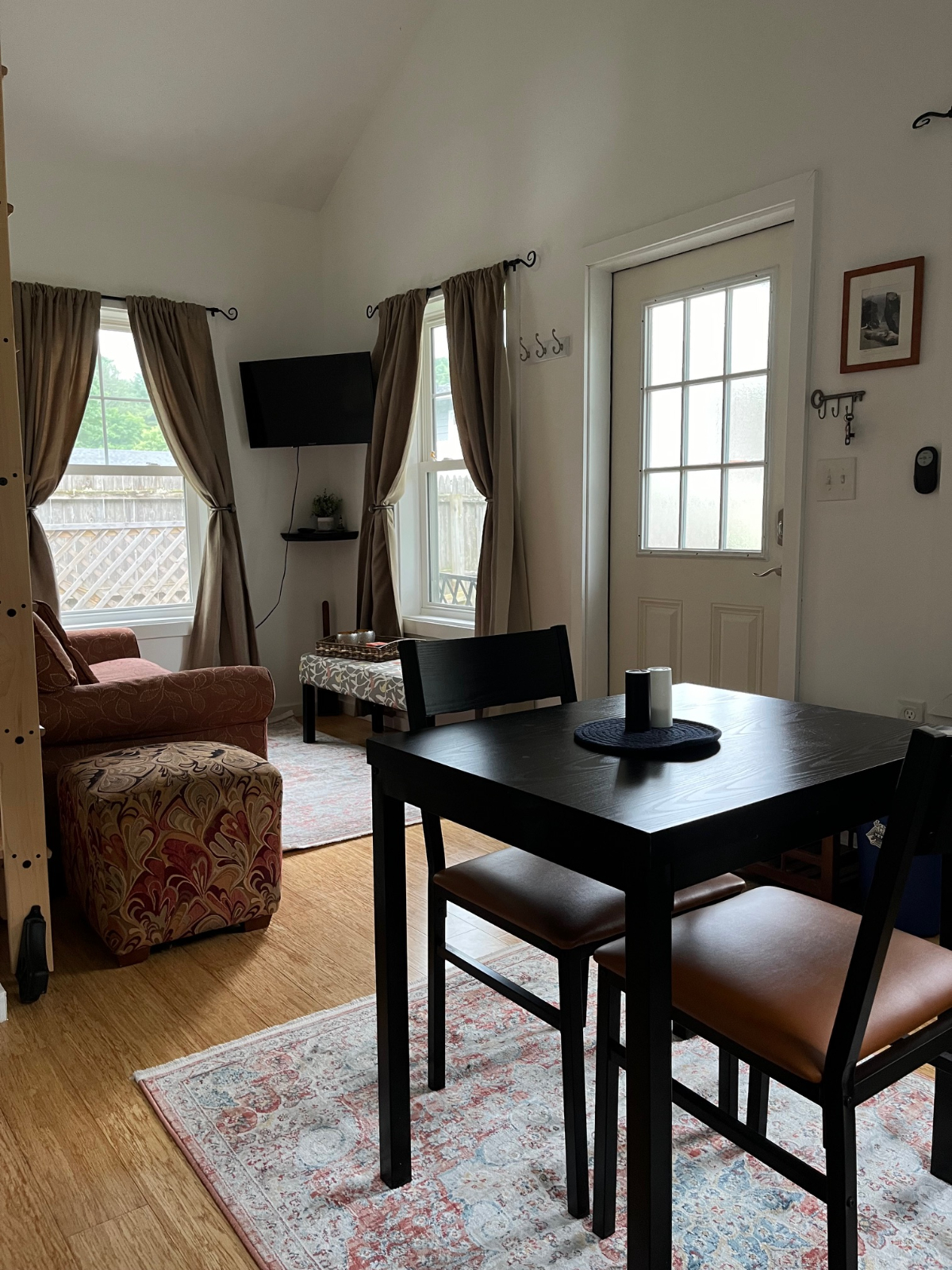 Entire Tiny House in quiet, safe neighborhood.  Close to everything.  On the busline. - Photo 7