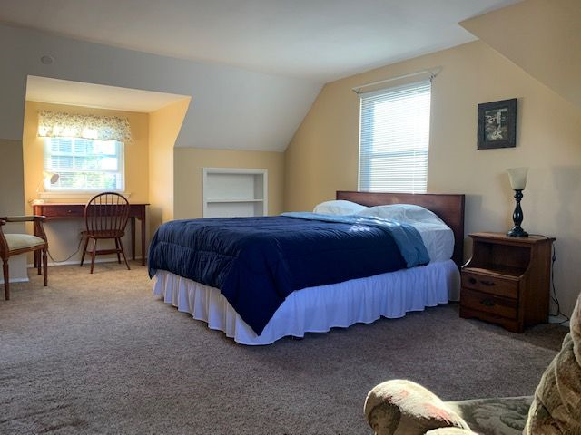 1 mile from NYU Langone LI Hospital. Fully Furnished - 3 Bedrooms, 2 Full Baths- Entire house OR sha - Photo 4