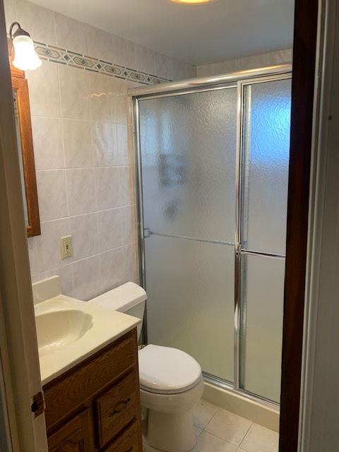 1 mile from NYU Langone LI Hospital. Fully Furnished - 3 Bedrooms, 2 Full Baths- Entire house OR sha - Photo 6
