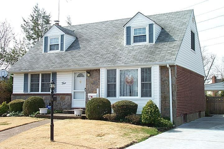 1 mile from NYU Langone LI Hospital. Fully Furnished - 3 Bedrooms, 2 Full Baths- Entire house OR sha - Photo 7
