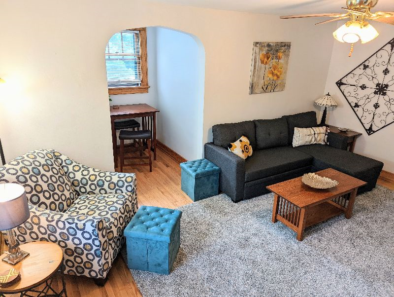 Beautiful Apt Close to Hospitals Great Location - Photo 1