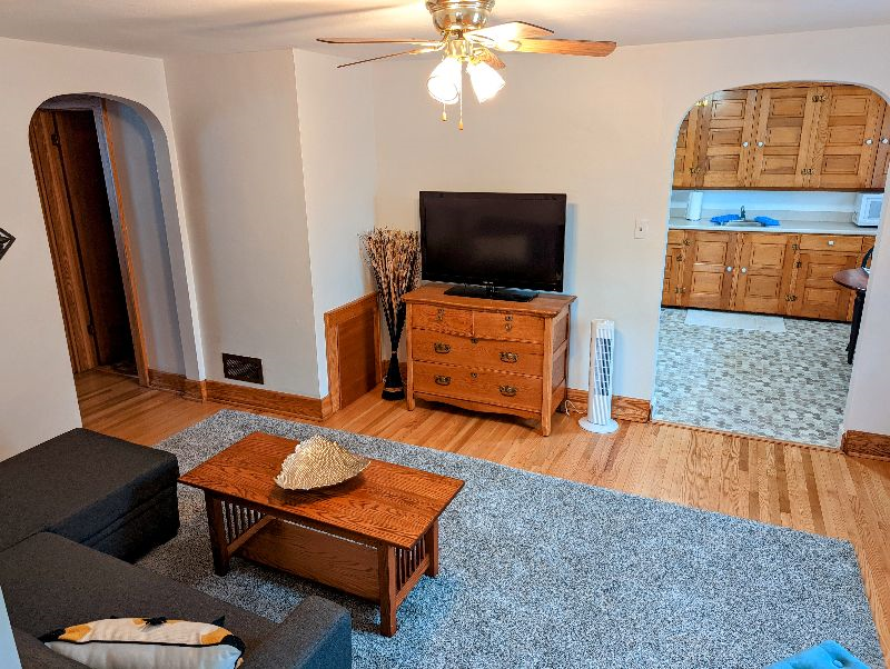 Beautiful Apt Close to Hospitals Great Location - Photo 2