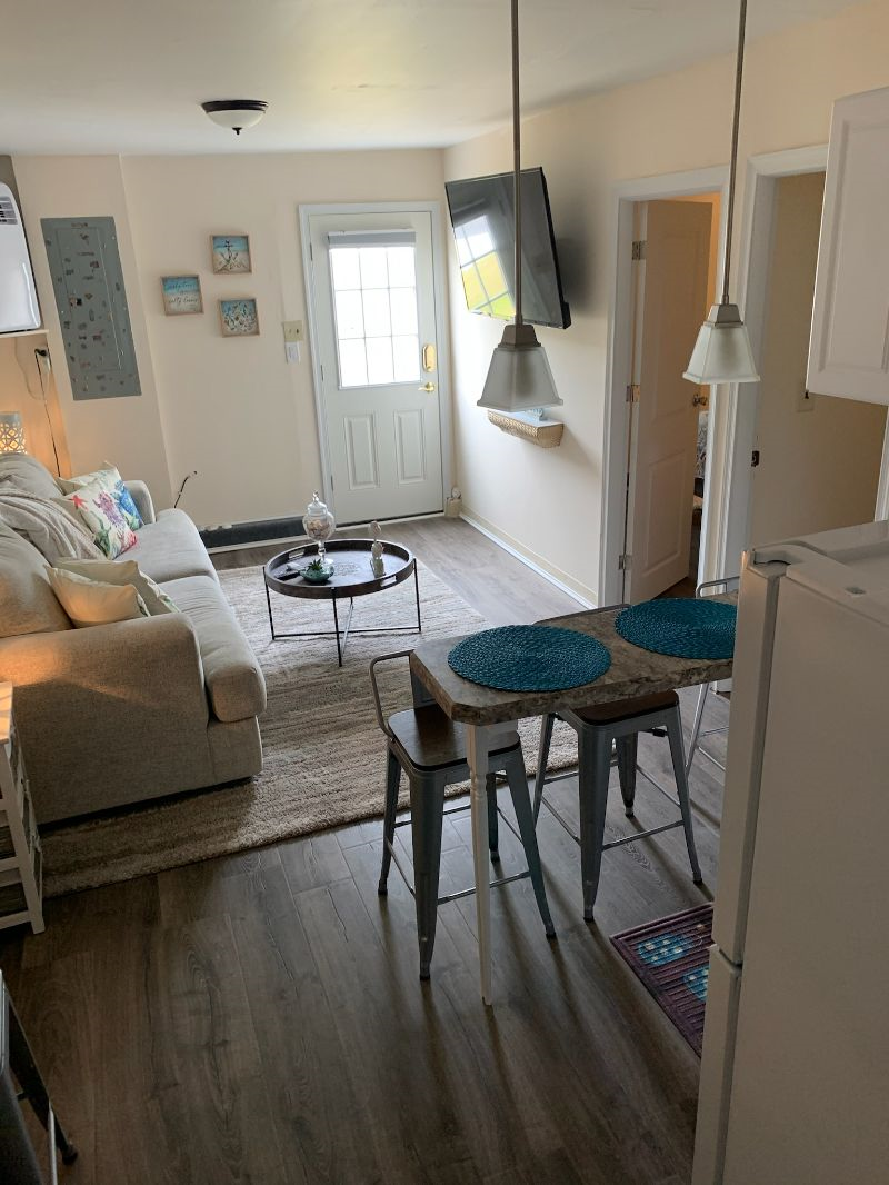 Small 2 bedroom apartment 10 minutes from Lewes beach | Furnished Finder