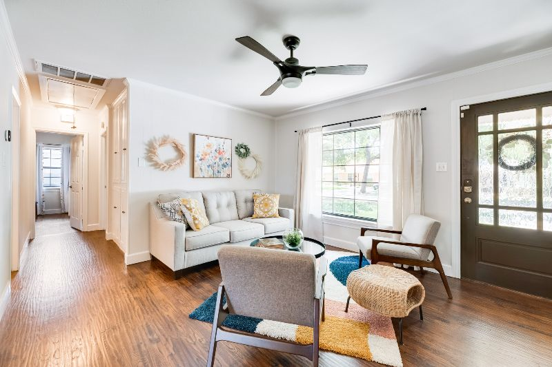 Cheerful home, sleeps 11, outdoor grill +dining!!! - Photo 6