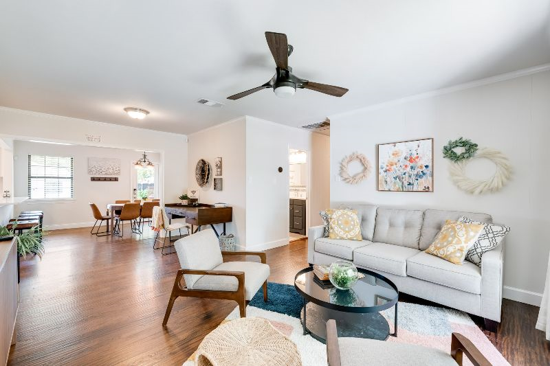Cheerful home, sleeps 11, outdoor grill +dining!!! - Photo 7
