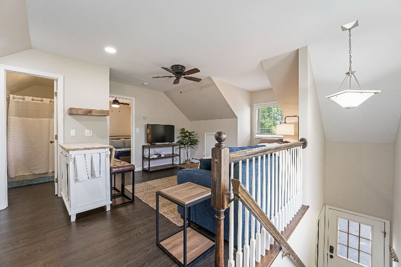 The Carriage House by Saratoga Stays - close to Saratoga Hospital, Rood & Riddle - Photo 3