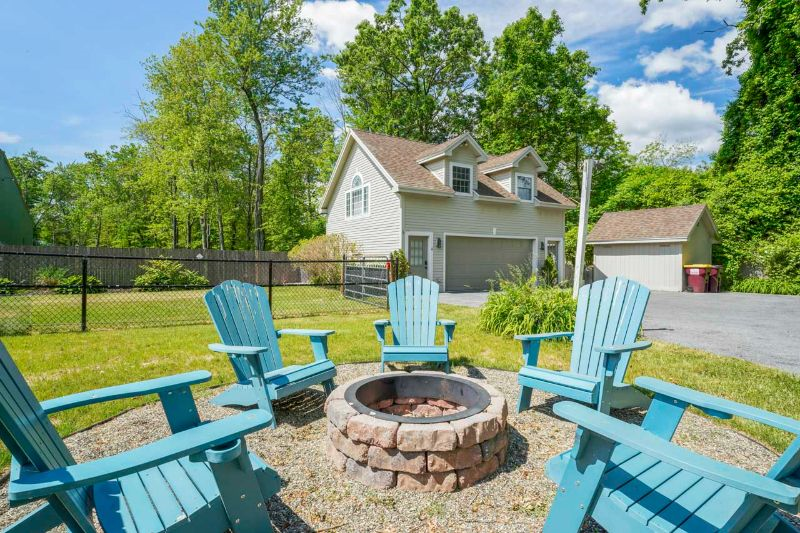 The Carriage House by Saratoga Stays - close to Saratoga Hospital, Rood & Riddle - Photo 4