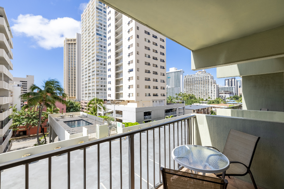 Restful Retreat in the Heart of Waikiki- 611 - Photo 3