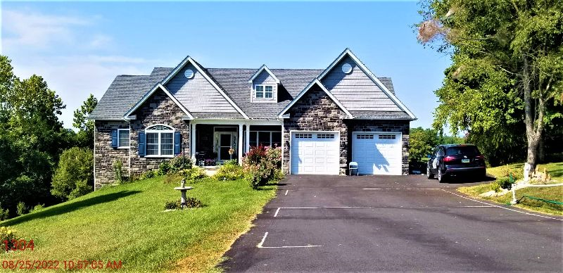 FULLY FURNISHED MODERN FARMHOUSE BY THE LAKE - Photo 2