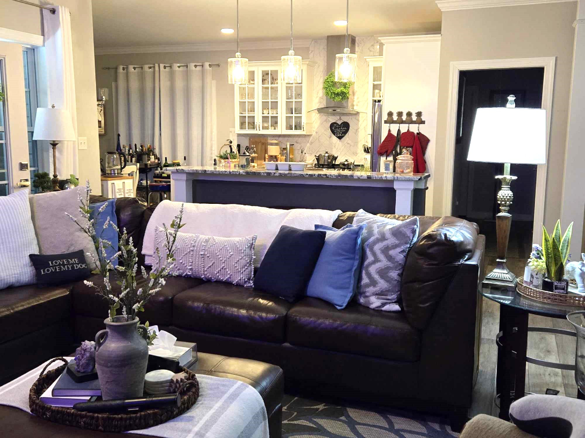 FULLY FURNISHED MODERN FARMHOUSE BY THE LAKE - Photo 10