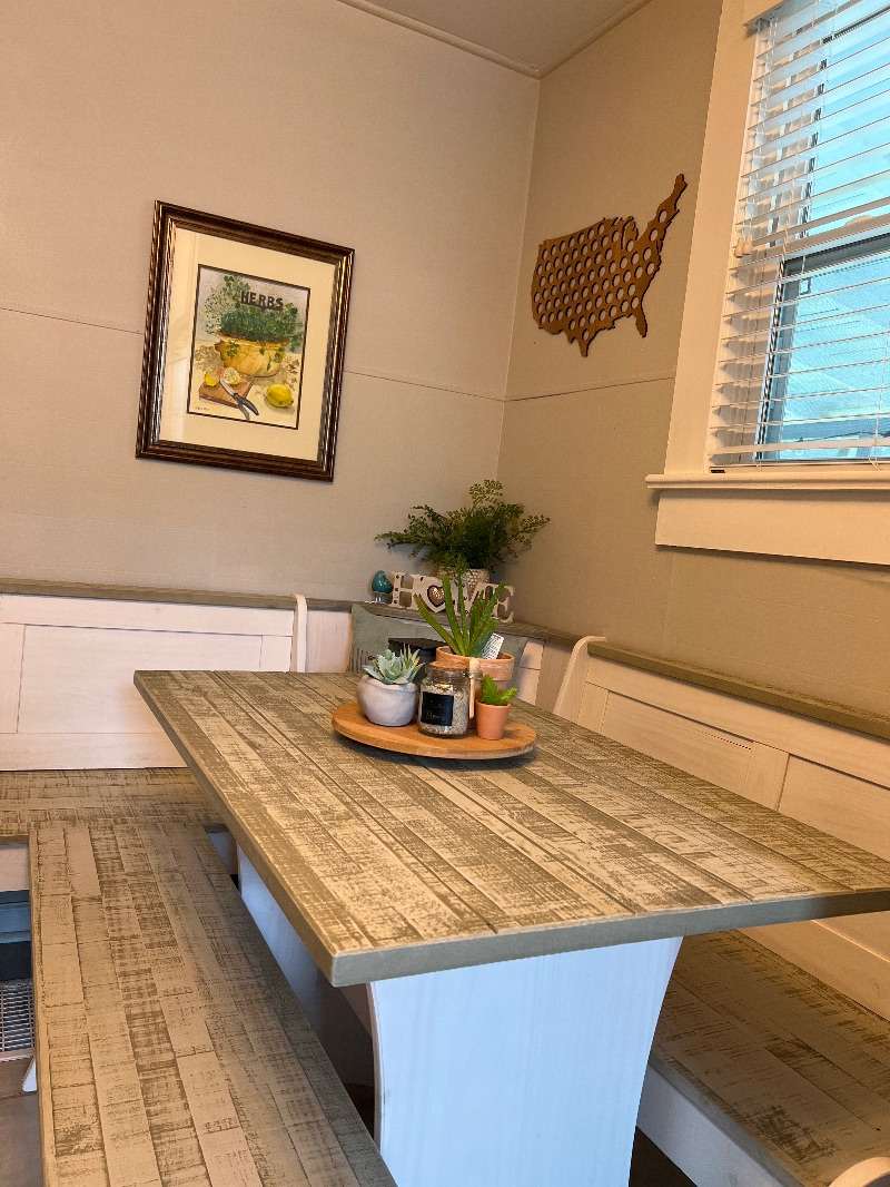 CUTE DOWNTOWN BUNGALOW CLOSE TO EVERYTHING - Photo 3